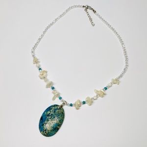 BRAND NEW- Magnesite Mother of Pearl Necklace